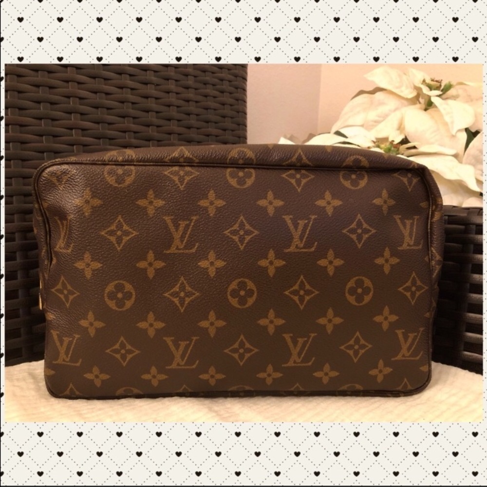 Authentic Louis Vuitton Trousse Toilette 28”